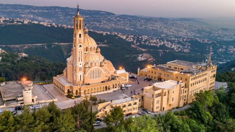 اين تقع لبنان على الخريطة