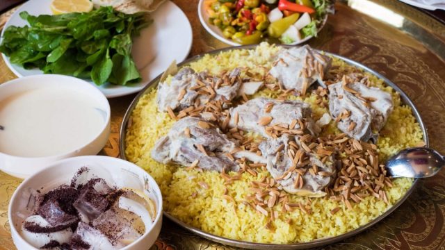 مأكولات يشتهر بها مطعم الرومانسية المدينة المنورة