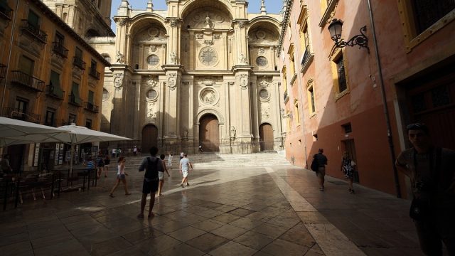 افضل انشطة في كاتدرائية غرناطة اسبانيا