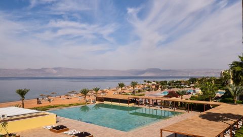 تقرير عن منتجع تالا بيه العقبة