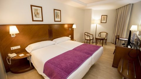 تقرير عن فندق هوليدي ان مكة العزيزية