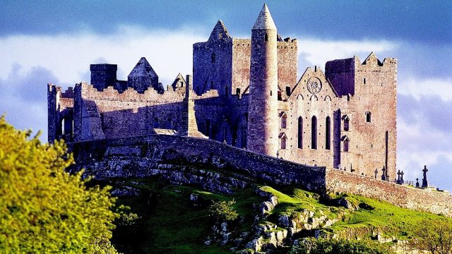 أفضل أنشطة في قلعة صخرة كاشيل في إيرلندا
