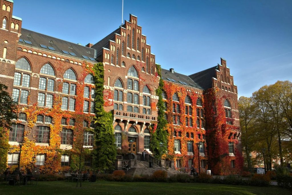 اين تقع ستوكهولم والمسافة بينها وبين اهم مدن السويد السياحية