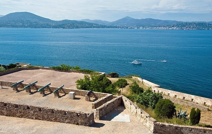 قلعة سان تروبيه (متحف التاريخ البحري)