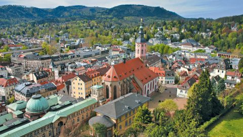 اين تقع بادن بادن والمسافة بينها وبين اهم مدن المانيا