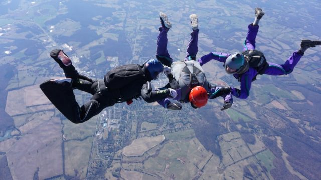 افضل انشطة يمكنك القيام بها خلال القفز المظلي انترلاكن