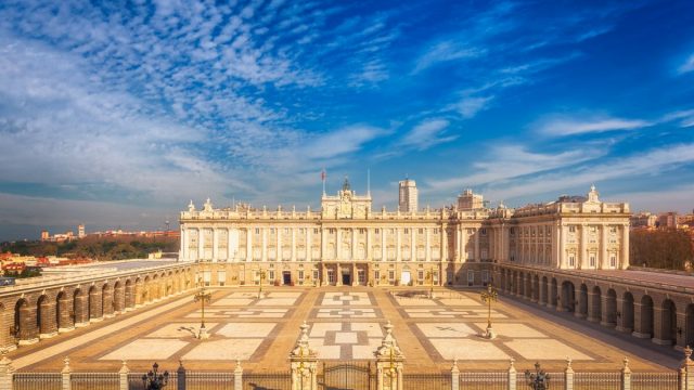 افضل أنشطة يُمكن القيام به في قصر مدريد الملكي 2024