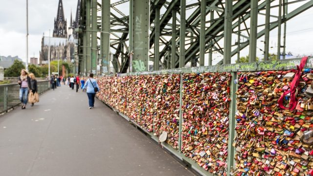 افضل انشطة في جسر اقفال الحب في كولن المانيا 2024