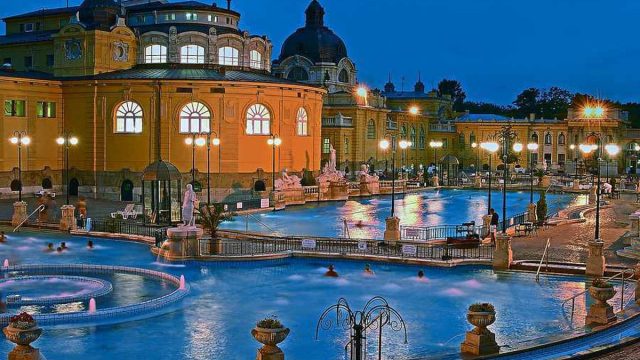 استمتع بتجربة افضل حمامات بودابست 2024