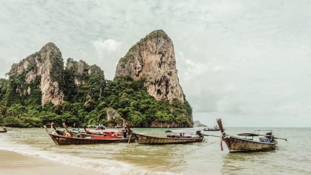 أفضل أنشطة عند زيارة شاطئ رايلي كرابي 2024