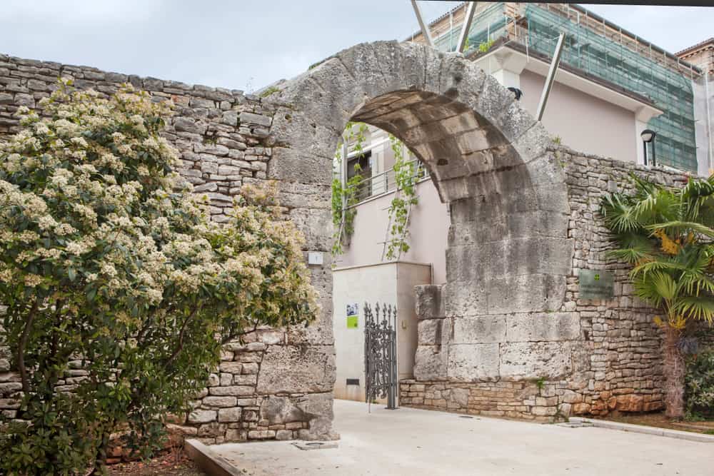 أماكن سياحية في بولا