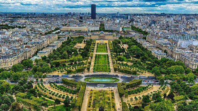 أفضل أنشطة في ساحة شون دو مارس في باريس 2024